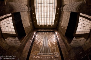 Picture of the representation of the Empire State, in the building's lobby. Photo taken from the website Metroscenes.com