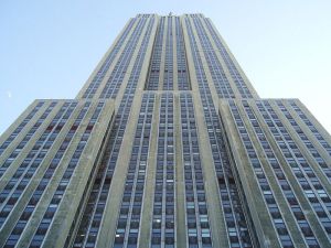 The Empire State building from the ground on 34th street