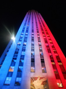 Personal picture of the GE Building illuminated in blue, white and red. Photo taken in november 2010.